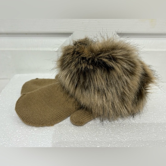 NWT Kyi Kyi  Gloves with faux fur cuffs - Picture 3 of 5